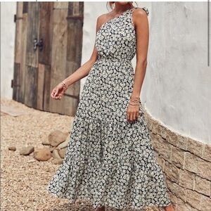 Floral One-Shoulder Maxi Dress